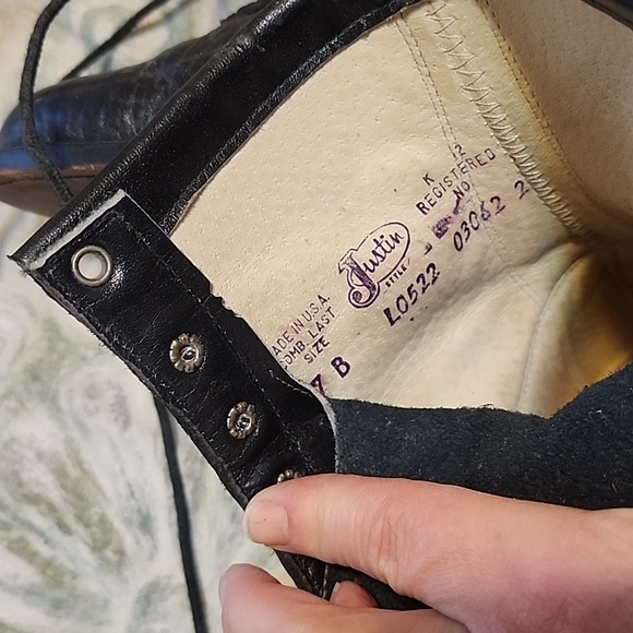 Black Leather Justin Boots - Picture 2 of 4